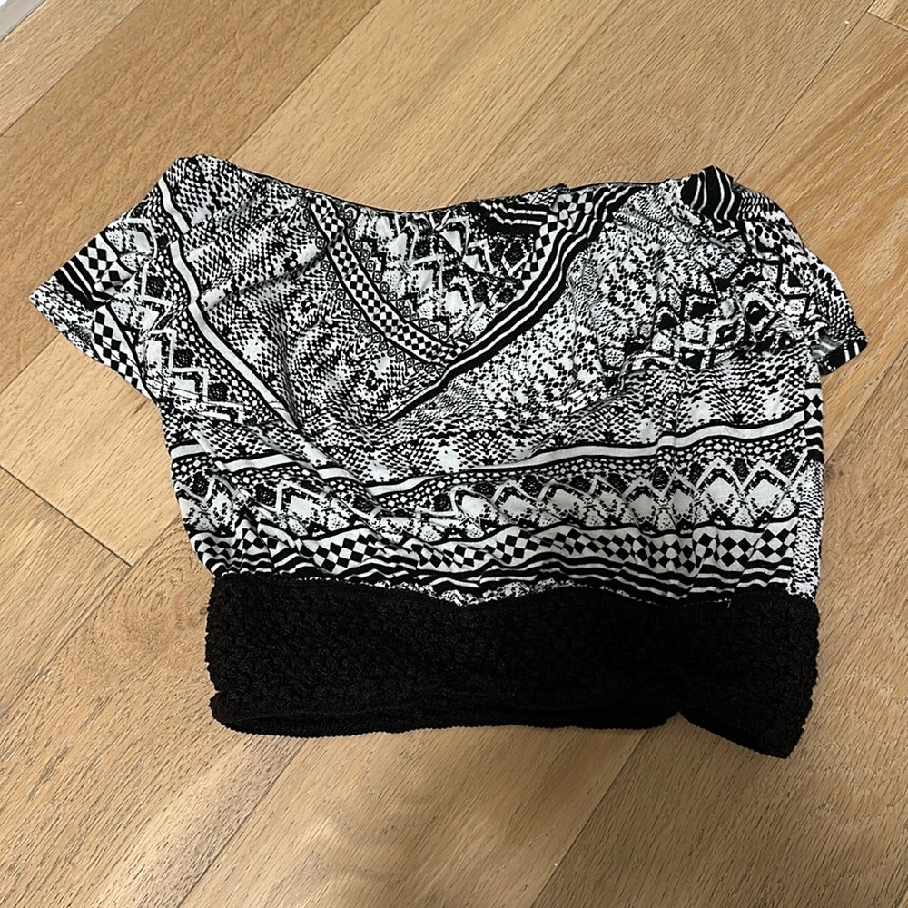 Black and white tube top